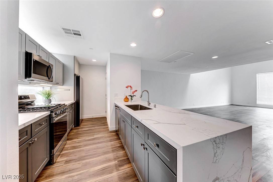 Las Vegas, NV 89101,247 Dougram Avenue #247