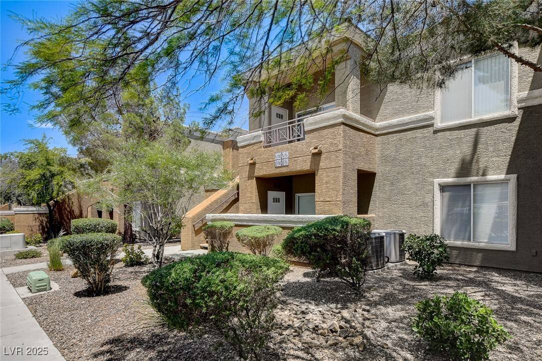 Las Vegas, NV 89113,8070 W Russell Road #2022