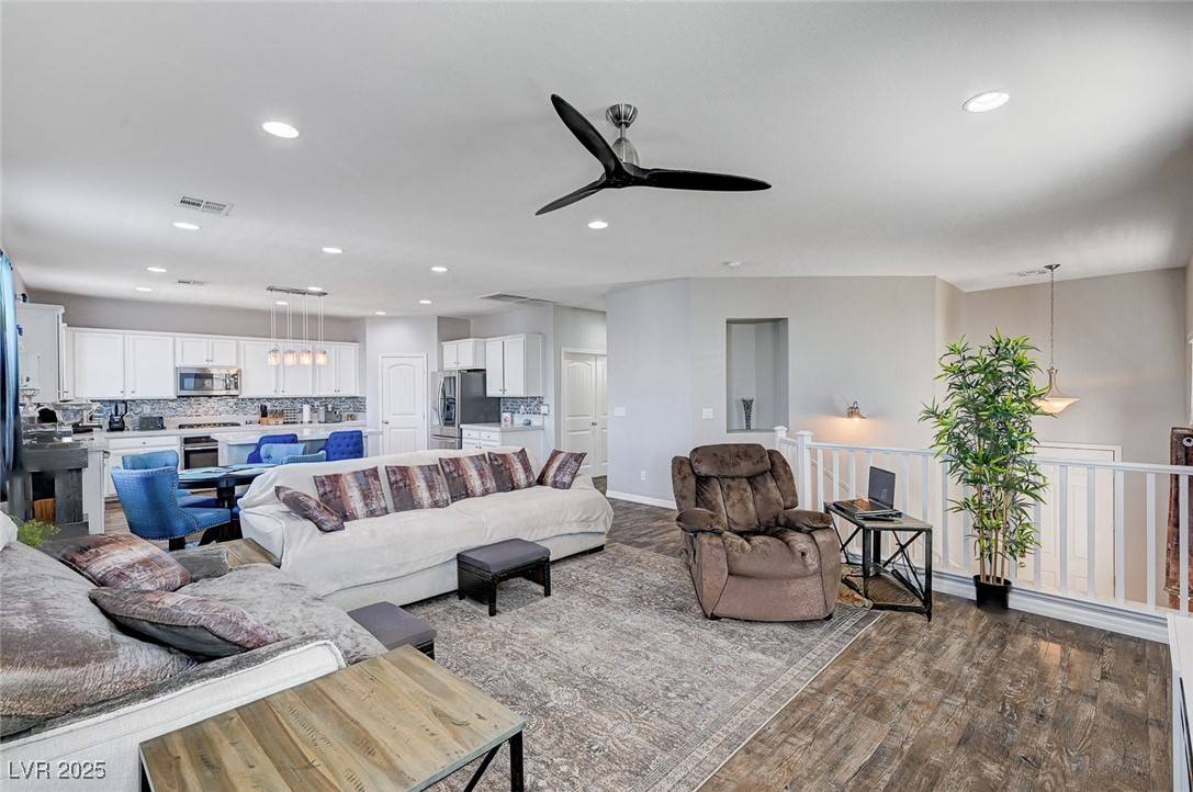Las Vegas, NV 89149,6773 Bristle Falls Street
