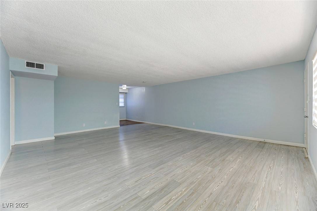 Las Vegas, NV 89104,1700 Rexford Drive #107
