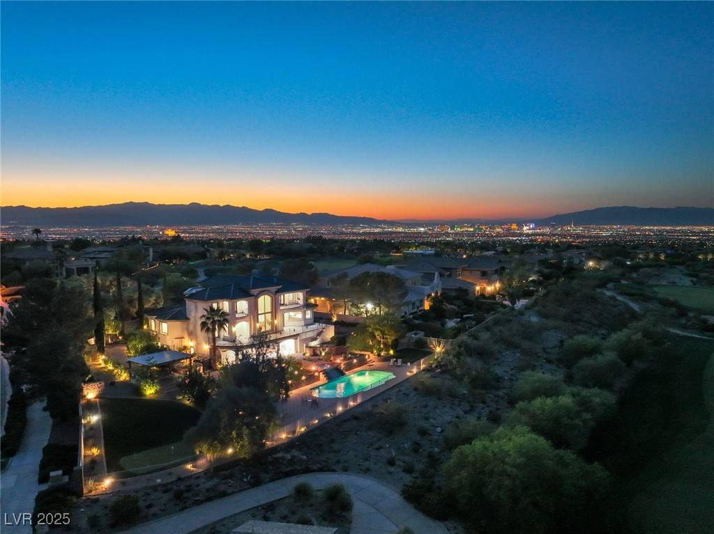 Henderson, NV 89052,22 Anthem Pointe Court
