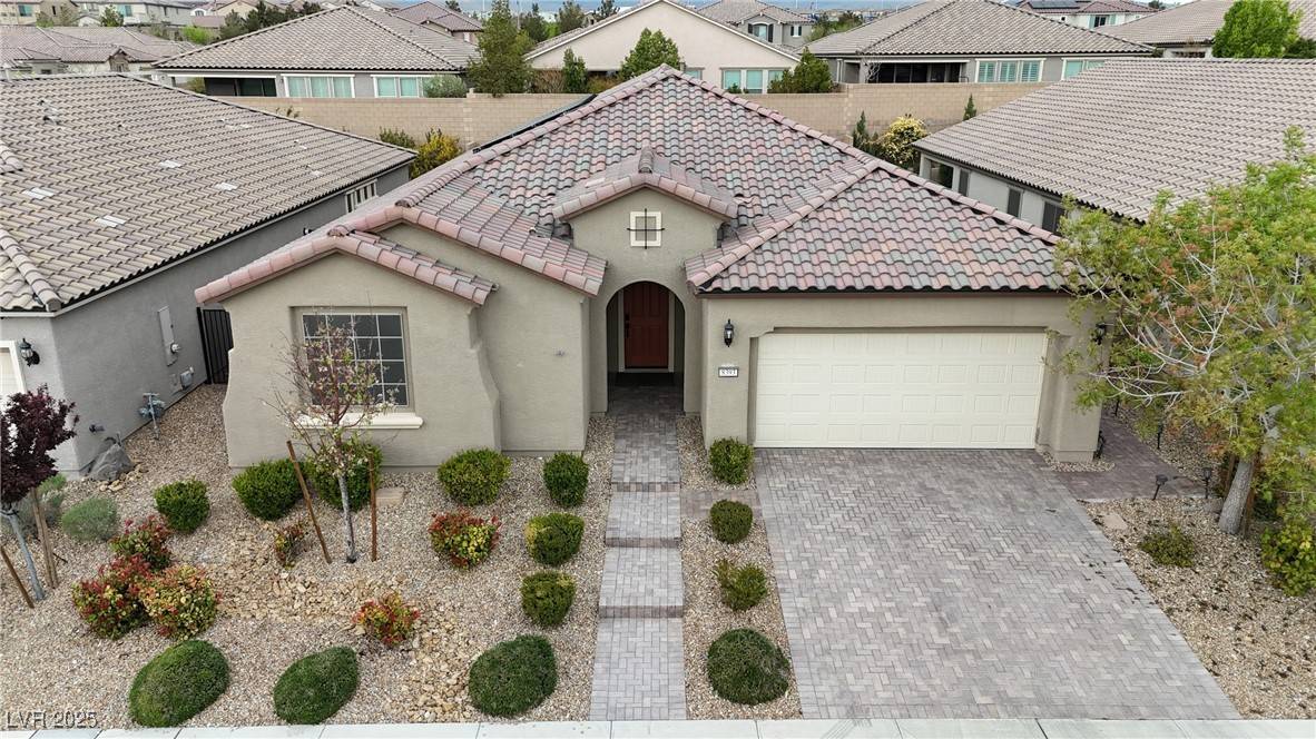 Las Vegas, NV 89166,8393 Canyon Crevasse Street
