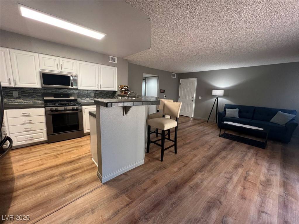 Las Vegas, NV 89145,7904 Greycrest Court #104
