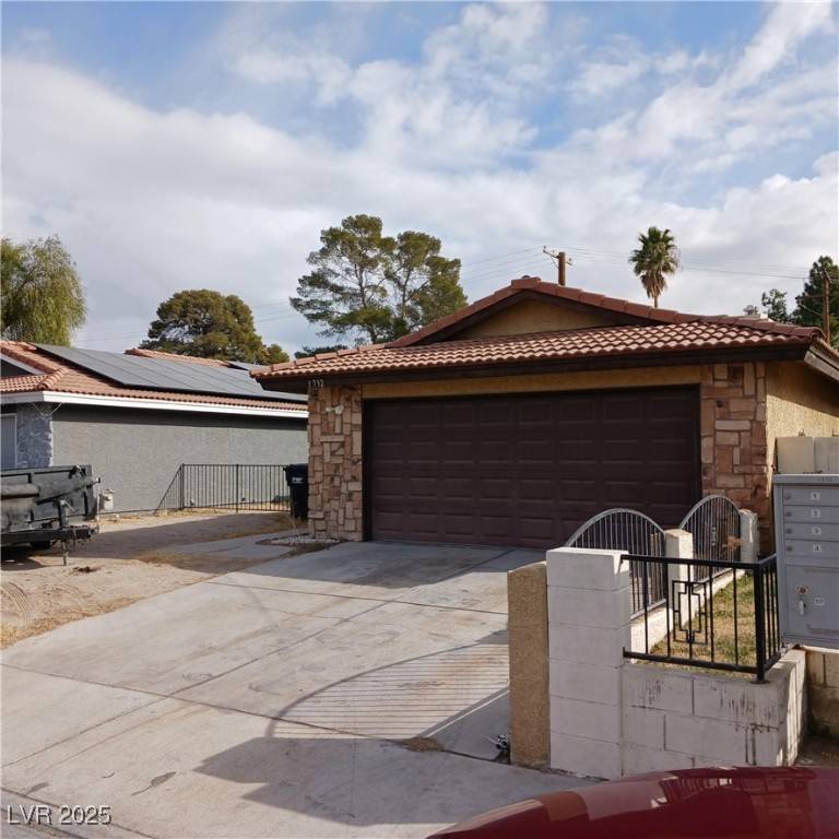 Las Vegas, NV 89108,1732 Yellow Rose Street