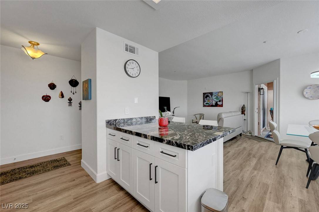 Henderson, NV 89052,830 Carnegie Street #1824
