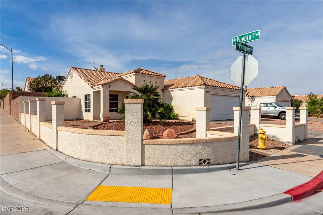 Henderson, NV 89015,436 Pumpkin Way