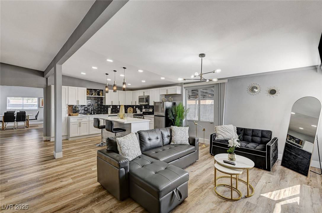 Las Vegas, NV 89169,1660 Izabella Avenue