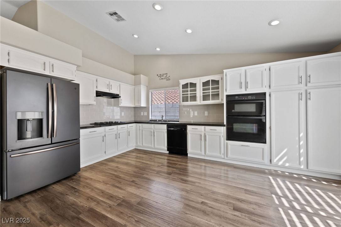 Henderson, NV 89012,274 Pear Meadow Street