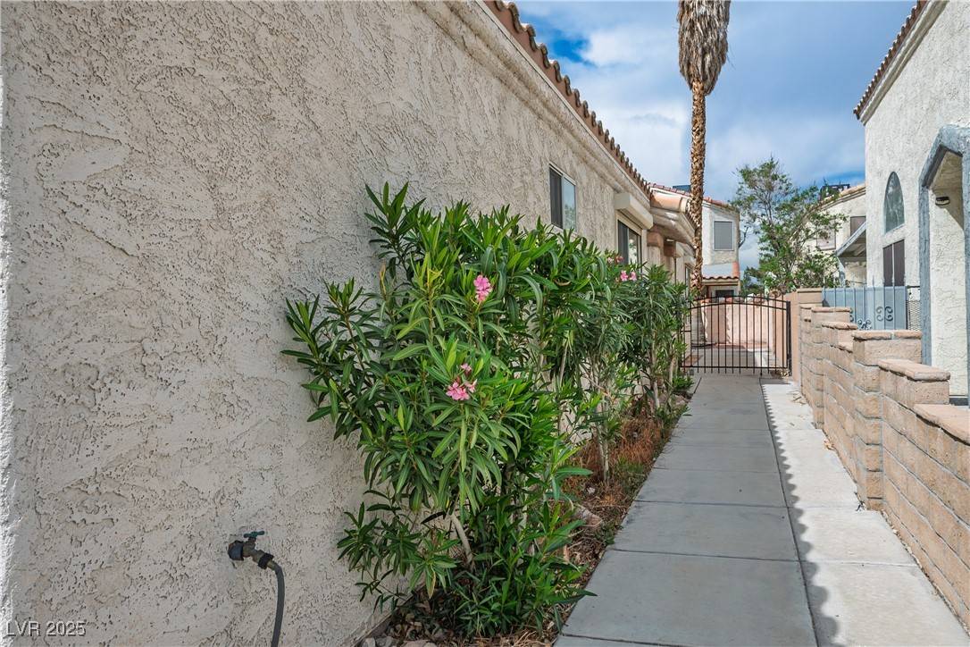 Las Vegas, NV 89104,3934 Sir Payne Court