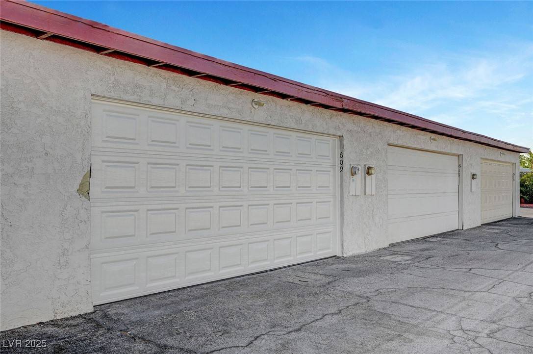 Las Vegas, NV 89121,609 Greenbriar Townhouse Way