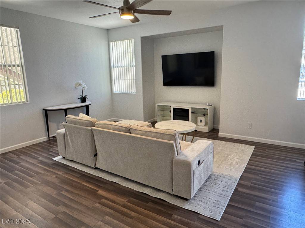 Las Vegas, NV 89144,1725 Queen Victoria Street #103