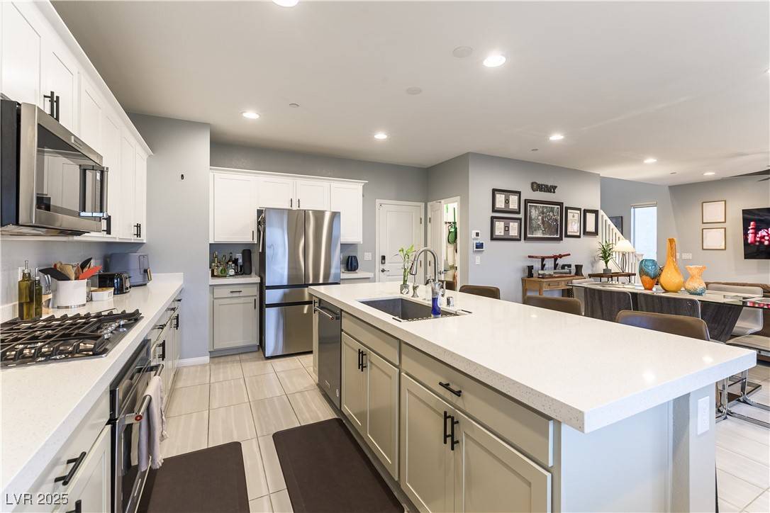 Las Vegas, NV 89166,10372 Thurso Avenue