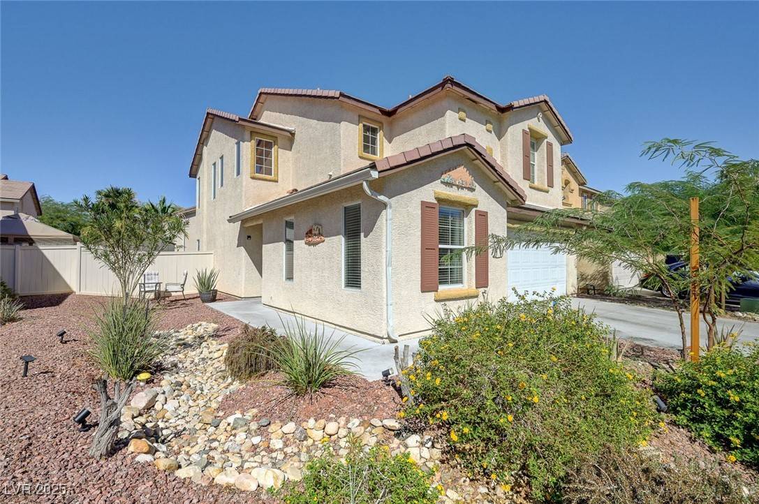 Henderson, NV 89074,2586 Begonia Valley Avenue