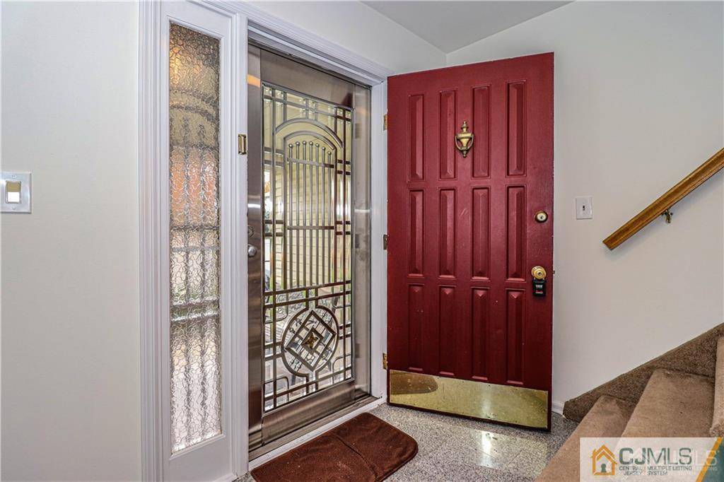 Edison, NJ 08820,21 Cottonwood CT