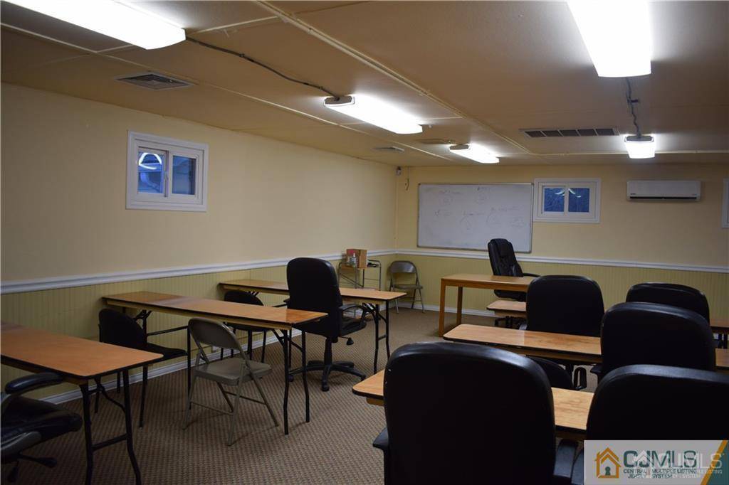 South Brunswick, NJ 08852,863 Georges RD