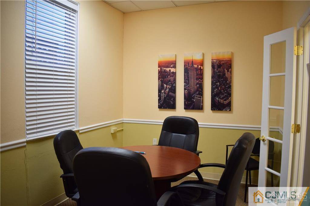 South Brunswick, NJ 08852,863 Georges RD