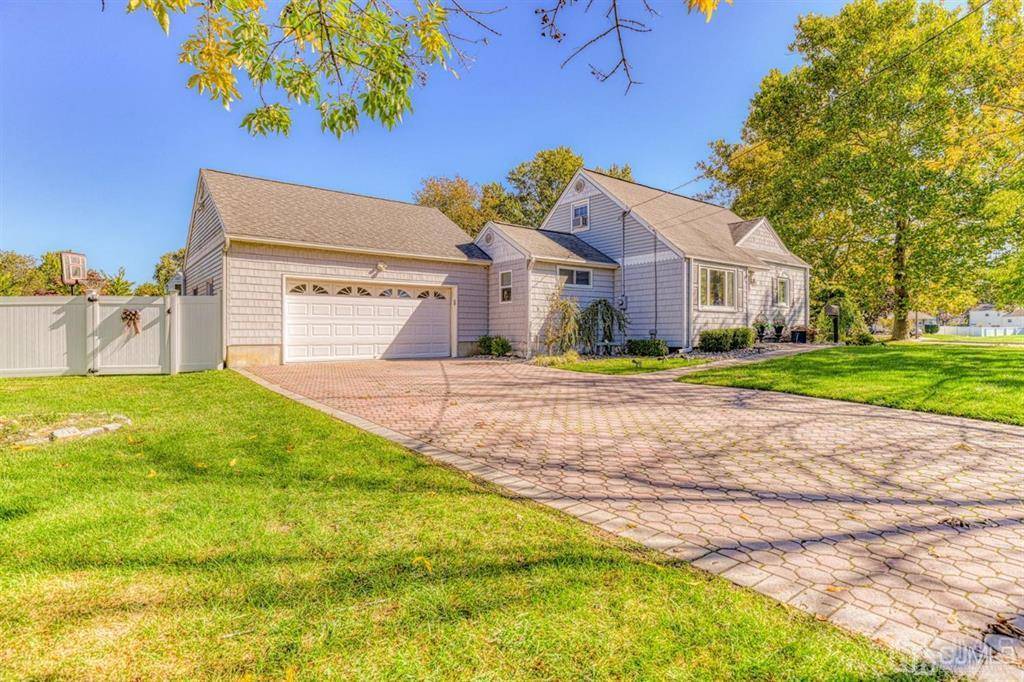 East Brunswick, NJ 08816,15 Richard RD