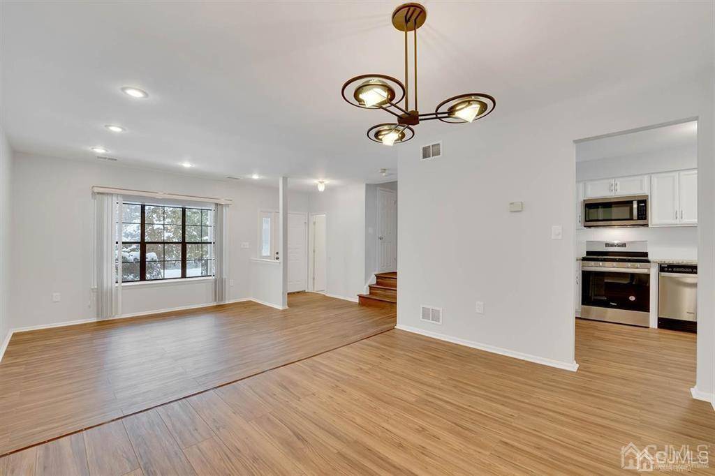 North Brunswick, NJ 08902,65 Aspen DR