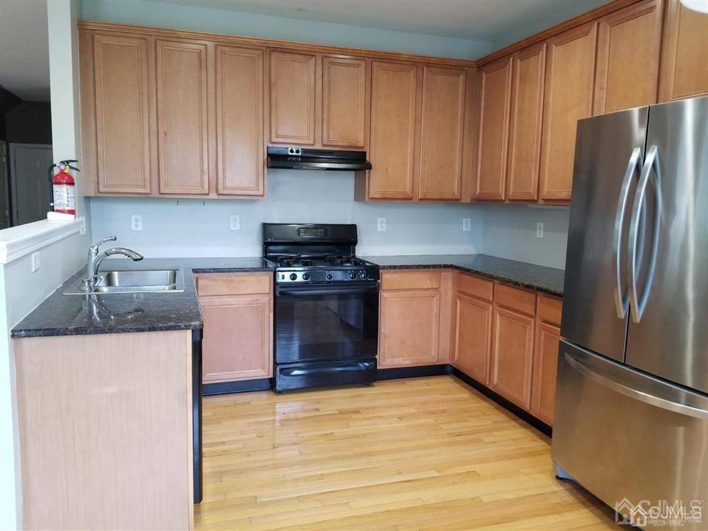 Sayreville, NJ 08859,6 Krzynowek CT