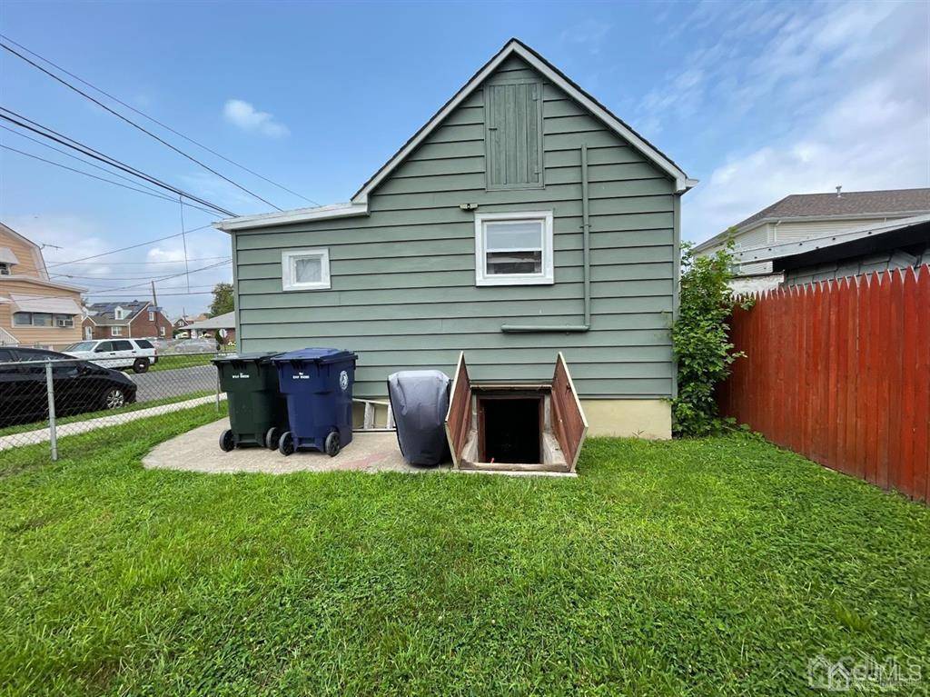 Perth Amboy, NJ 08861,682 Penn ST