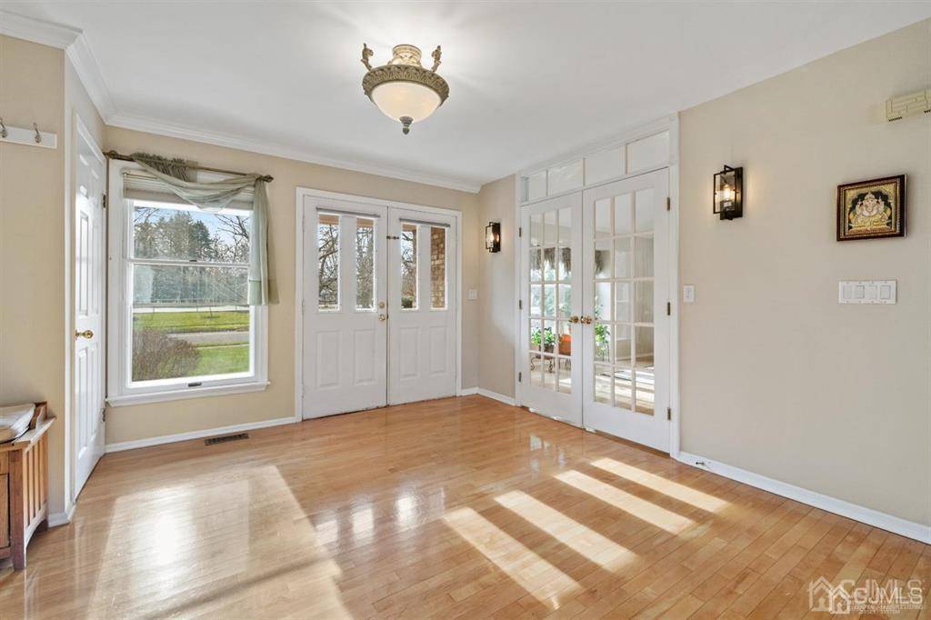 West Windsor, NJ 08550,4 Rosewood CT