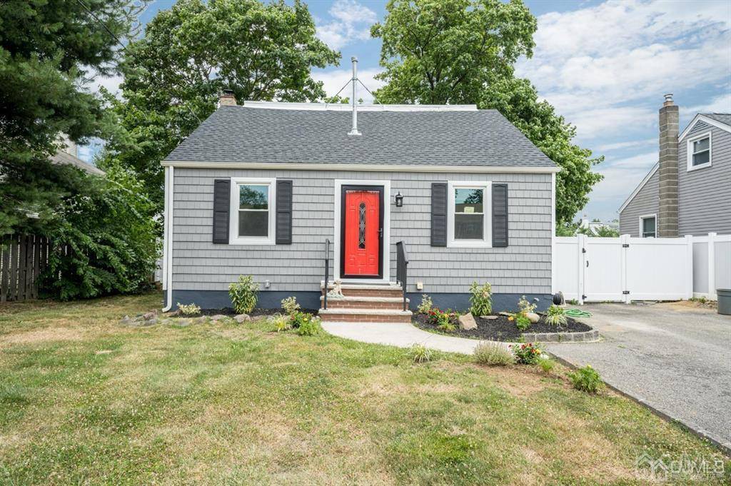 Spotswood, NJ 08884,243 Main ST