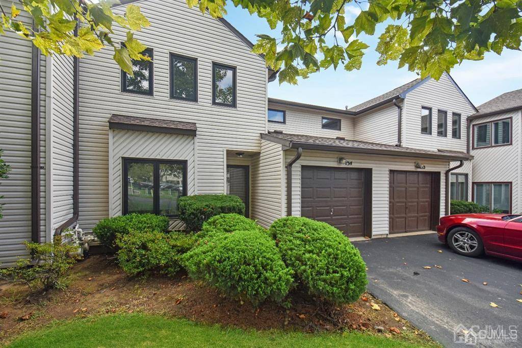 Marlboro, NJ 07746,134 Tangerine DR