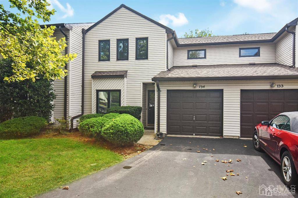 Marlboro, NJ 07746,134 Tangerine DR