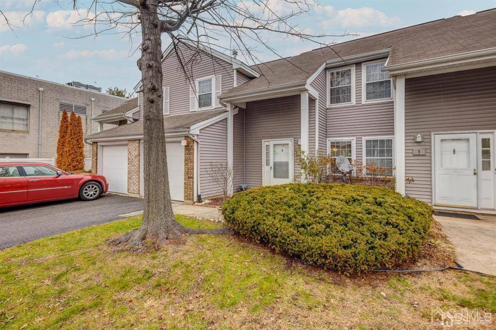 New Brunswick, NJ 08901,5 Palmetto CT