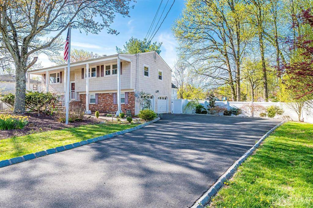 Metuchen, NJ 08840,20 Homestead RD