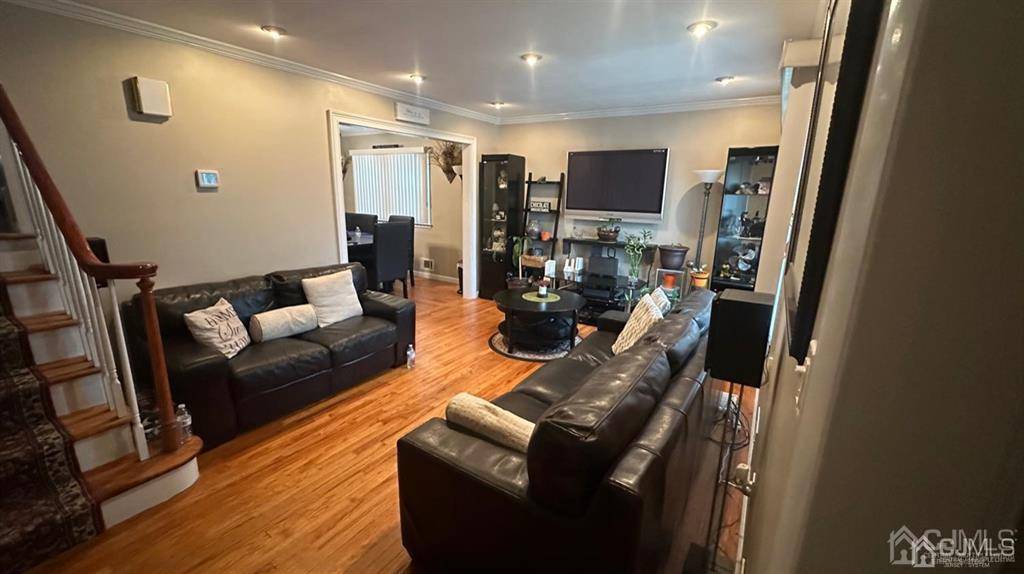 Colonia, NJ 07067,45 Amherst AVE