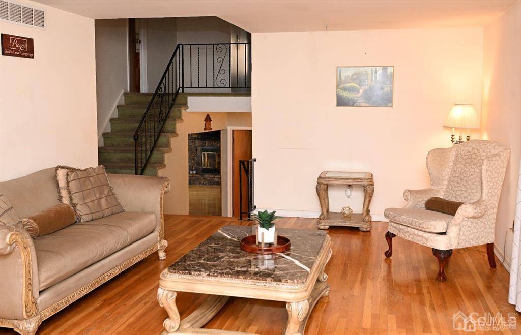 Piscataway, NJ 08854,60 Coventry CIR