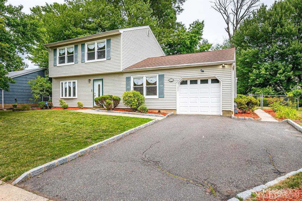 Edison, NJ 08820,12 Netherwood CIR