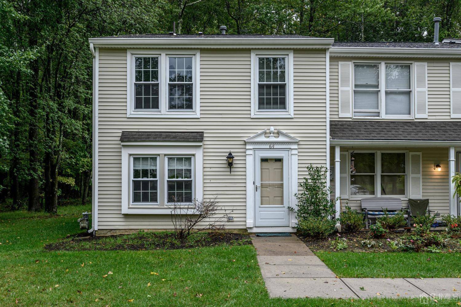 South Brunswick, NJ 08852,64-64 cottonwood CT