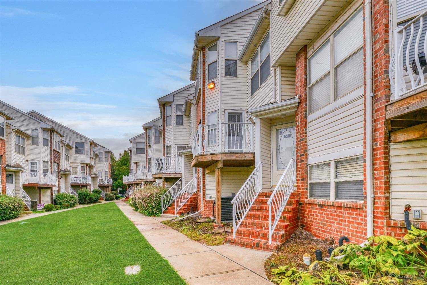 Perth Amboy, NJ 08861,748 Harbortown BLVD