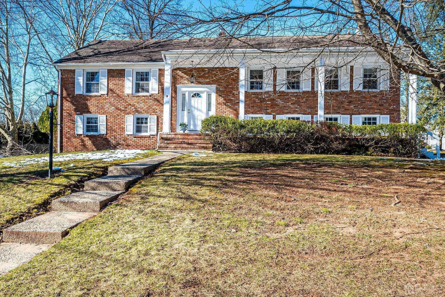 Edison, NJ 08820,8 Fielding PL