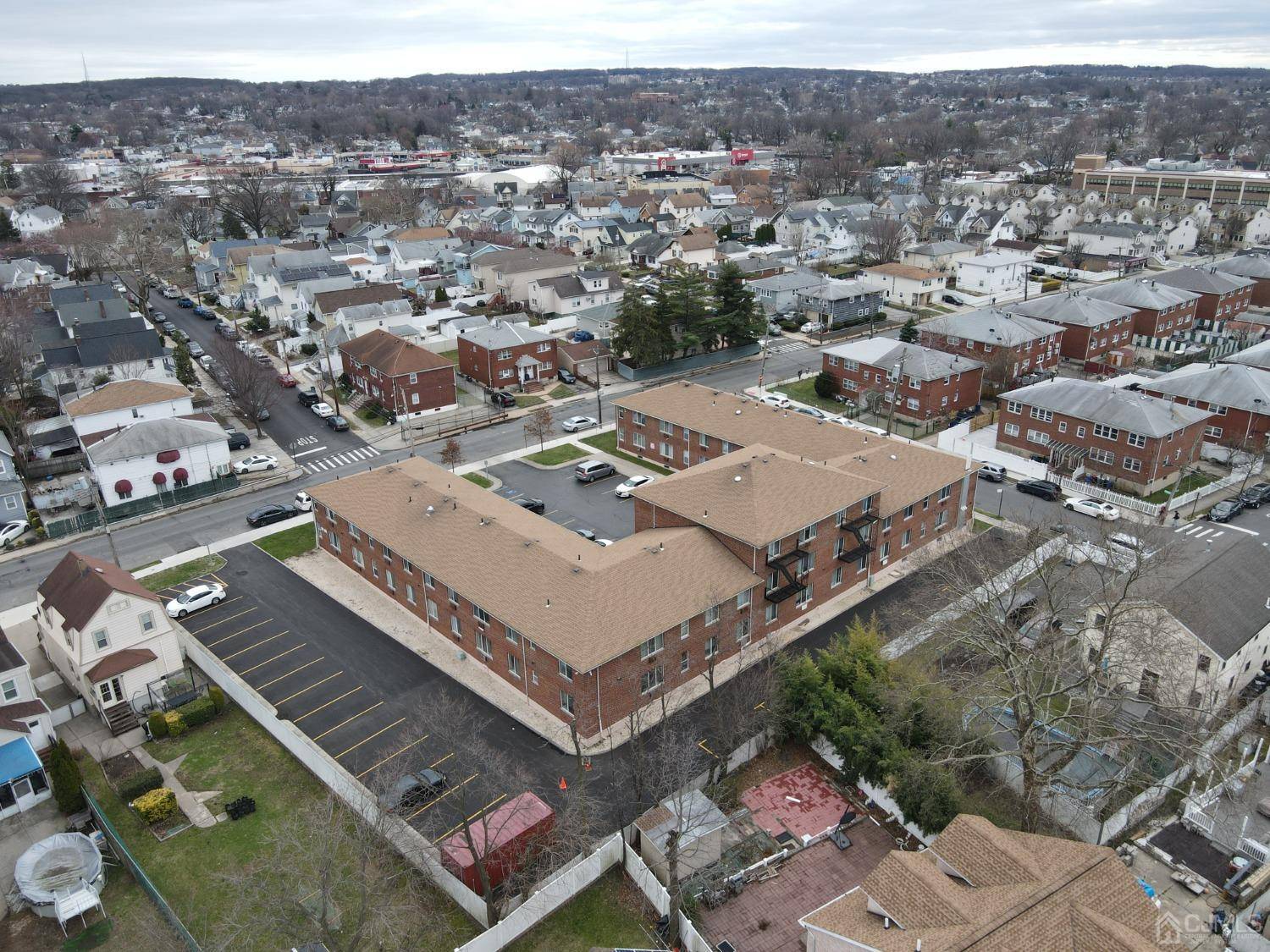 Out Nj, NY 10302,646-662 Port Richmond AVE