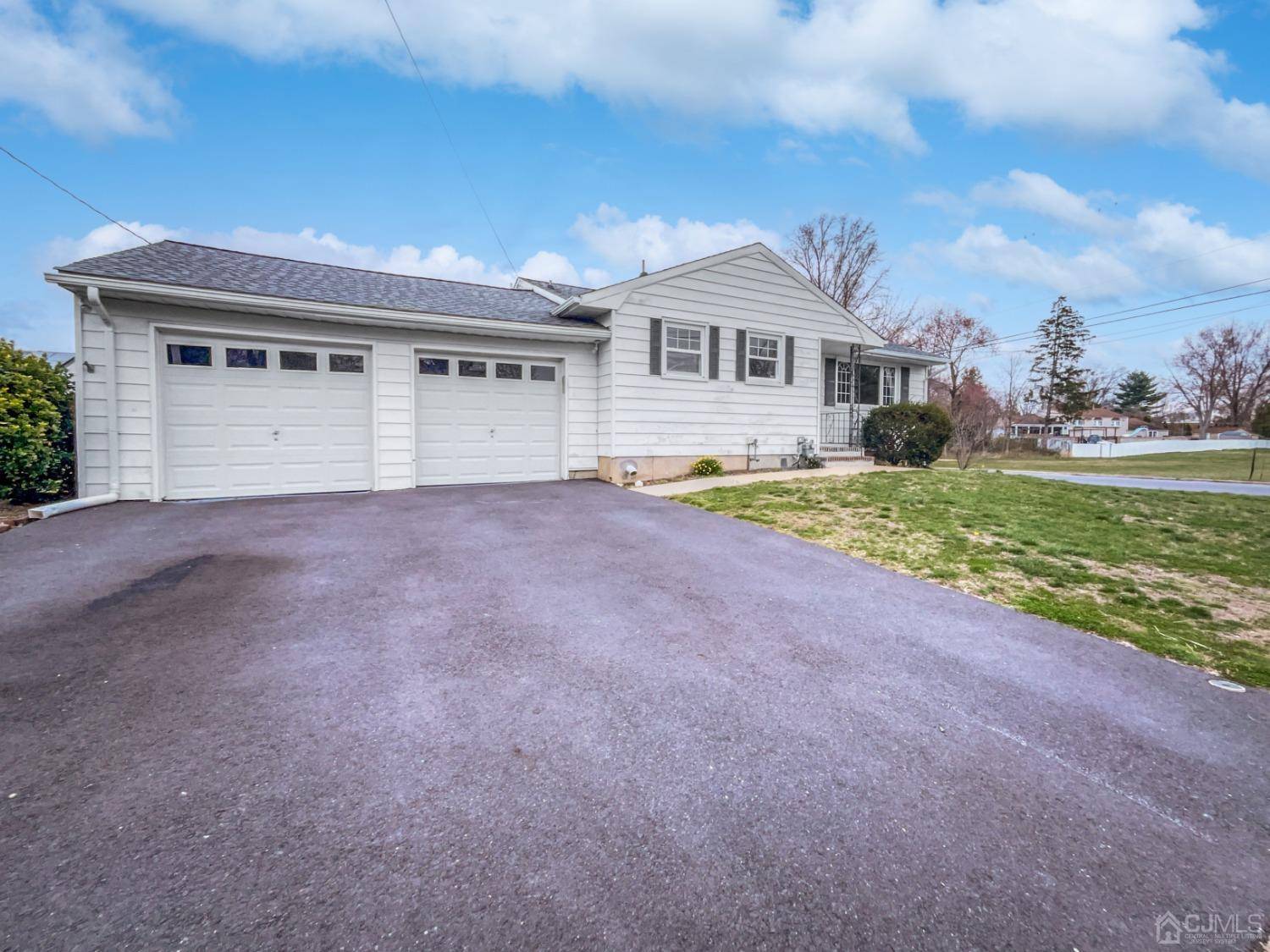 Spotswood, NJ 08884,4 Brian LN