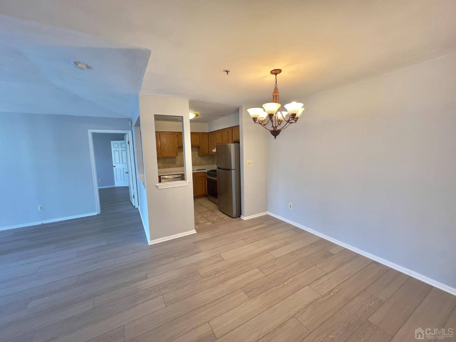 Edison, NJ 08817,1635 Waterford DR