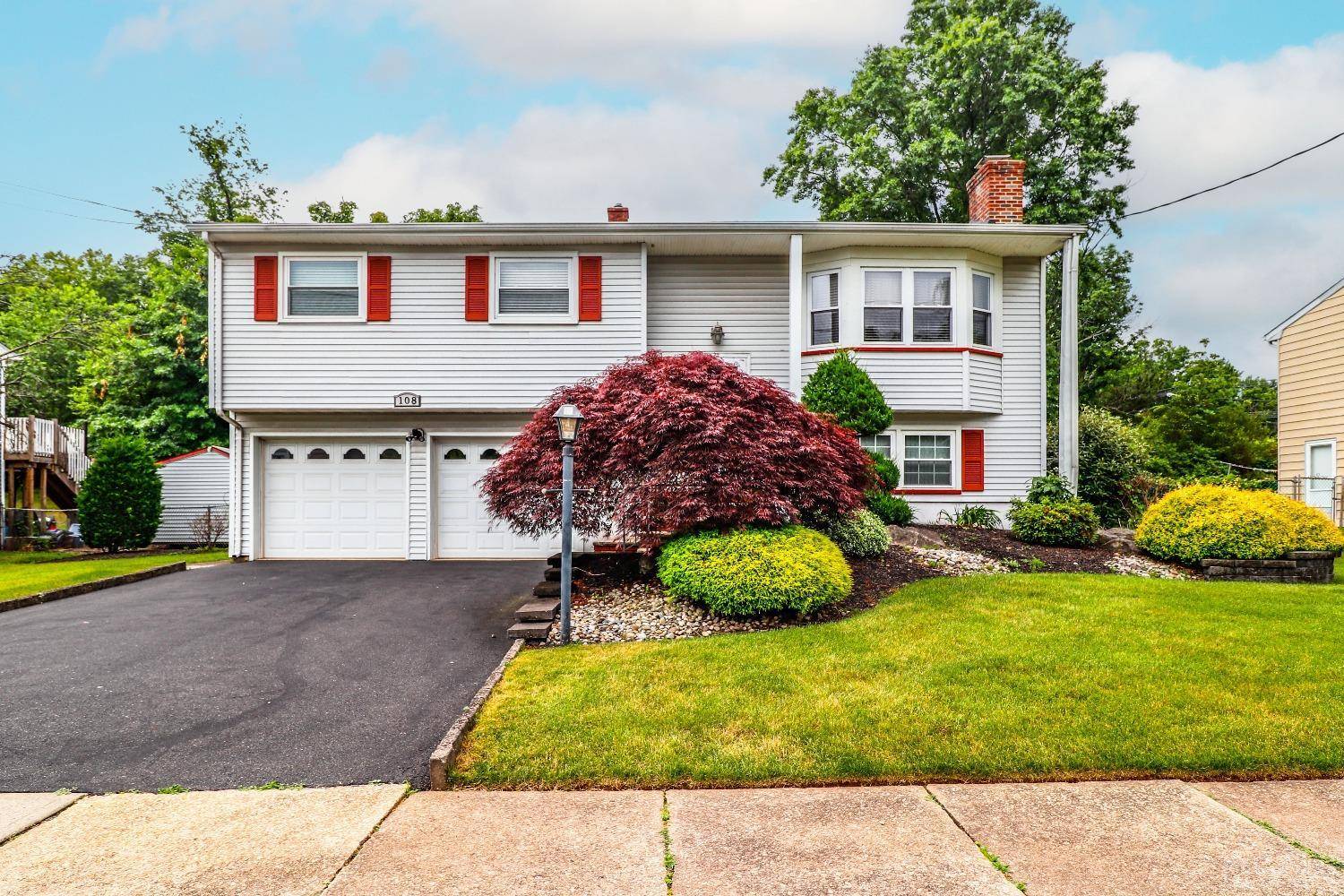 Iselin, NJ 08830,108 Tammy PL