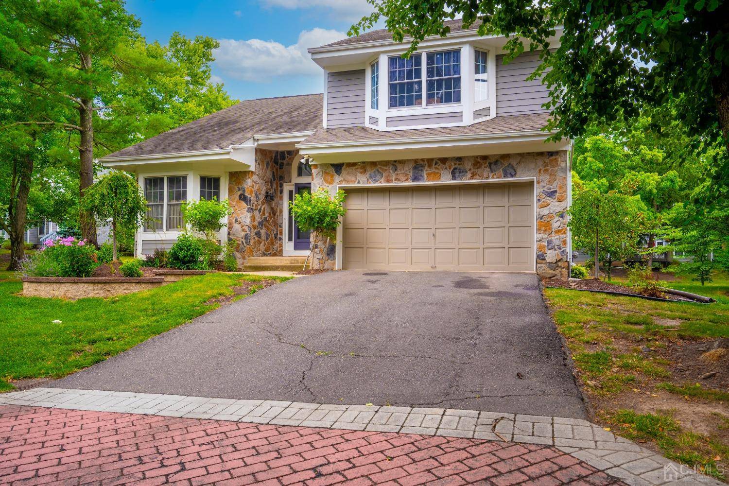 South Brunswick, NJ 08540,3 Marigold CT