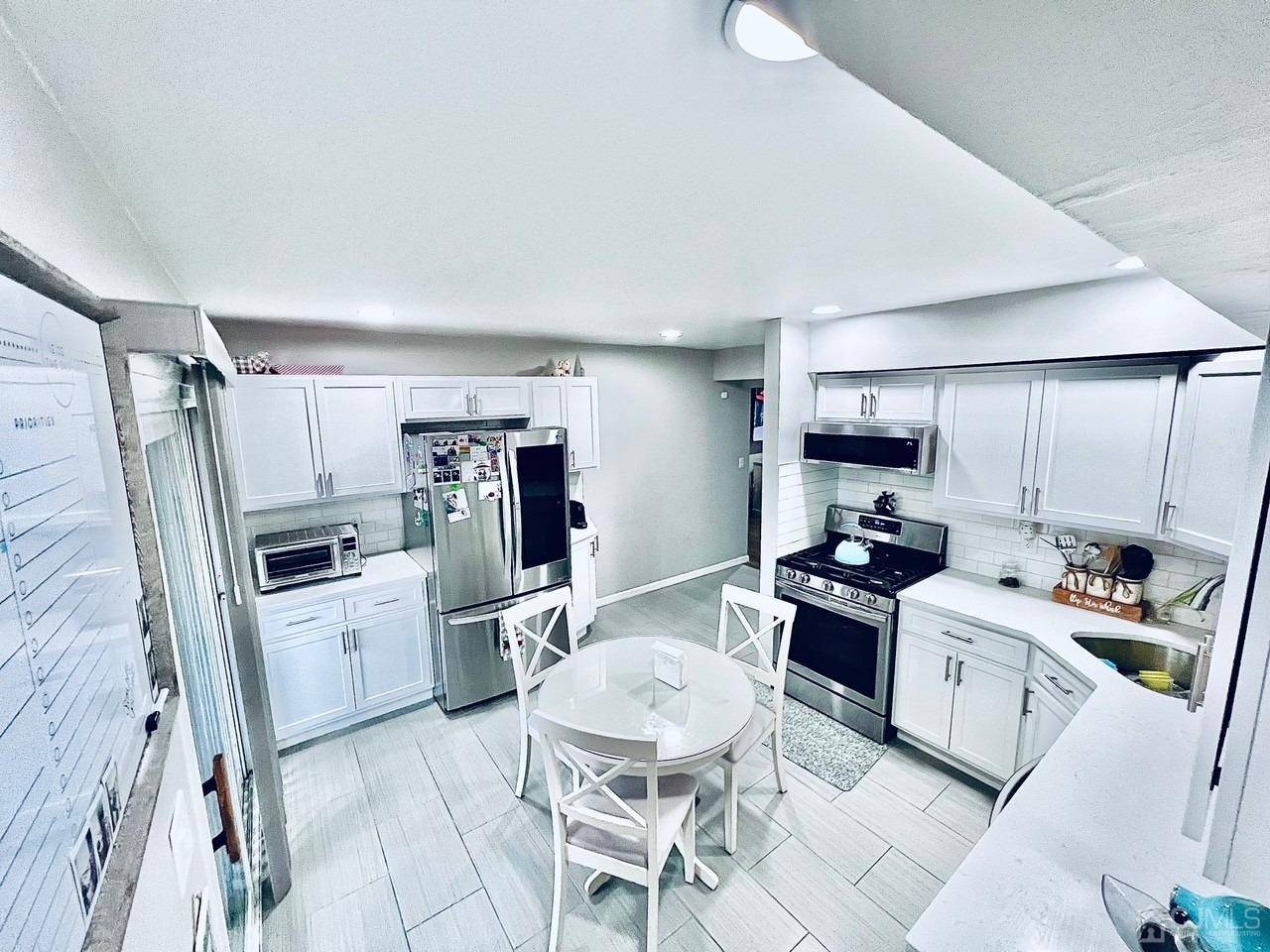 Middlesex, NJ 08837,199-199 Evergreen RD #5B