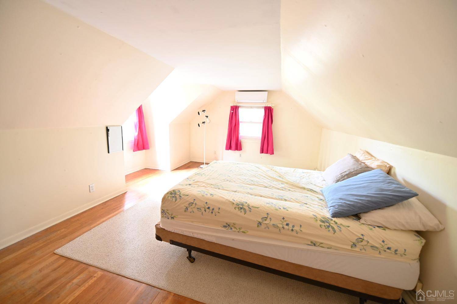 Metuchen, NJ 08840,61 Hickory ST