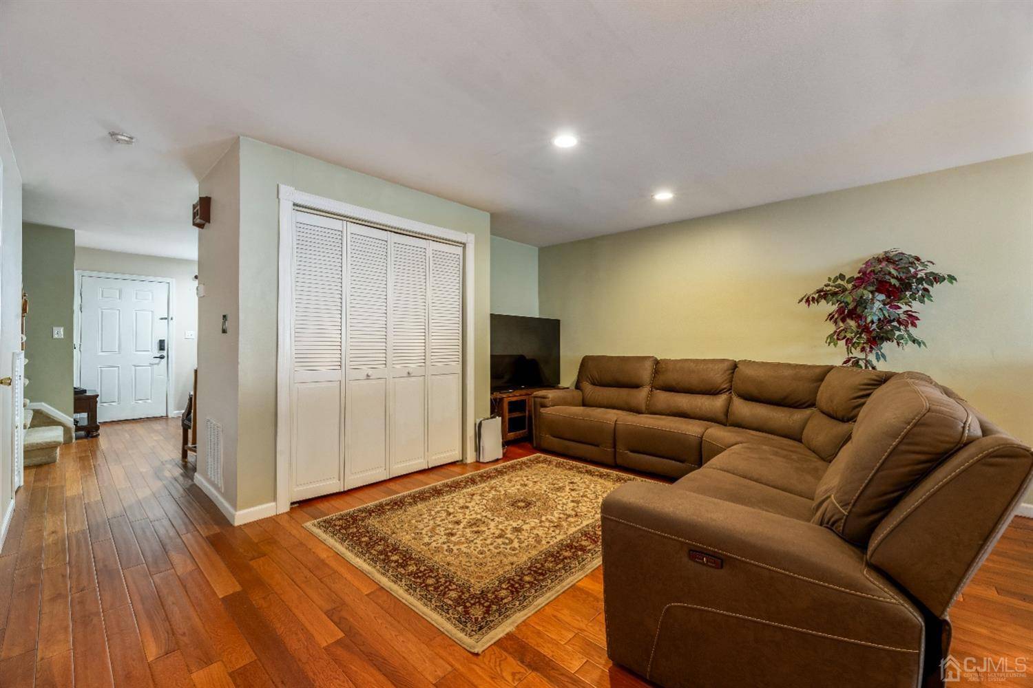 South Brunswick, NJ 08852,645 Gambocz CT
