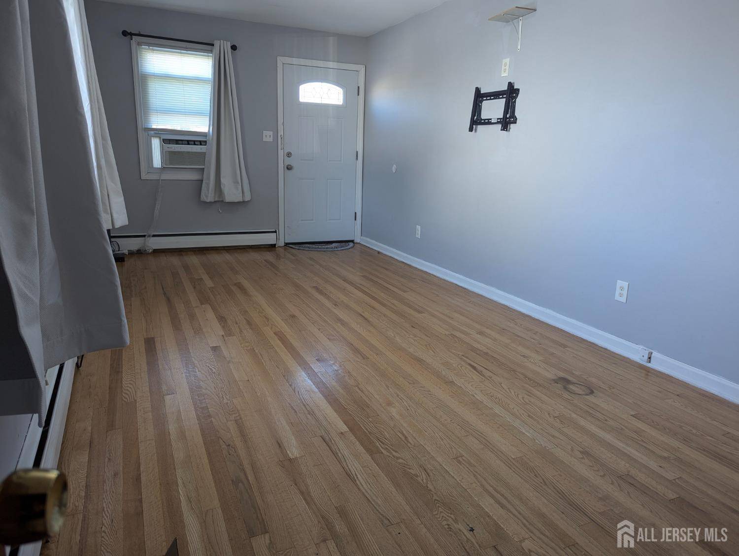 Perth Amboy, NJ 08861,687 Johnstone ST