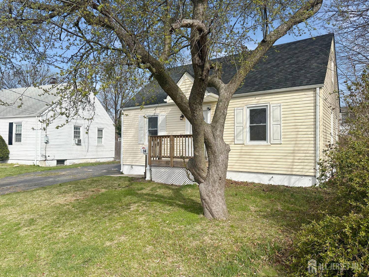 Edison, NJ 08817,56 Violet PL