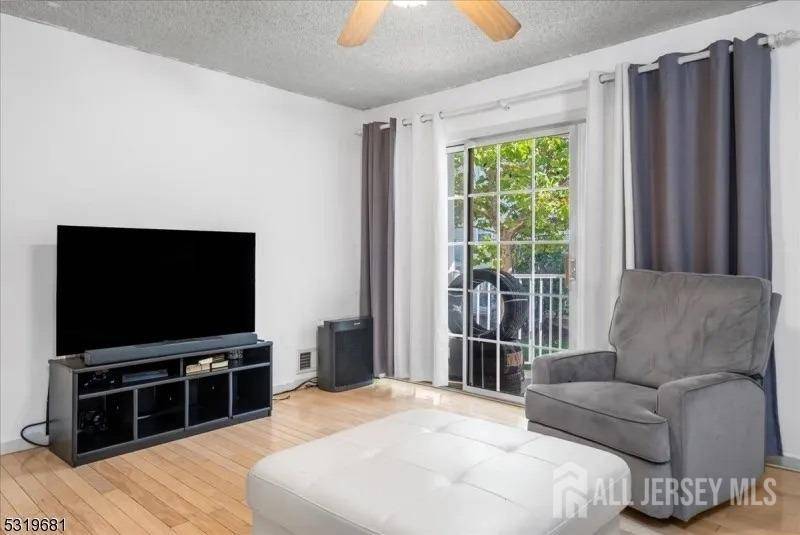 Franklin, NJ 08823,35 Lindsey CT