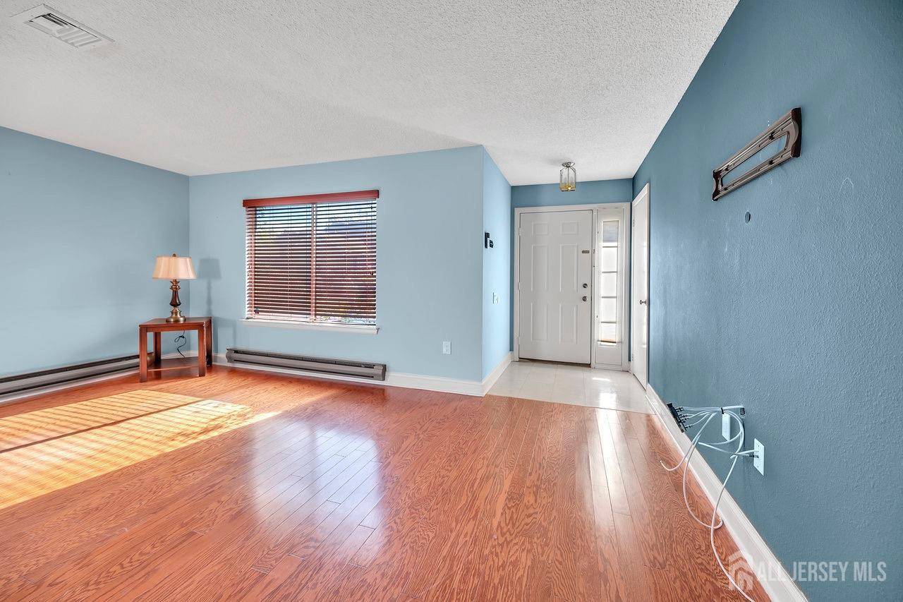 Monroe, NJ 08831,626 Deal RD #C
