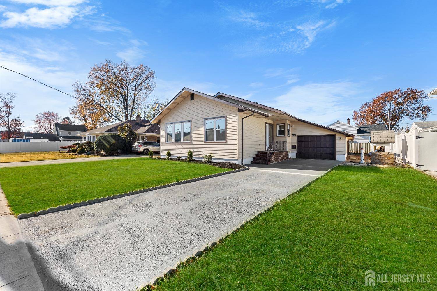 Carteret, NJ 07008,27 Clifford ST