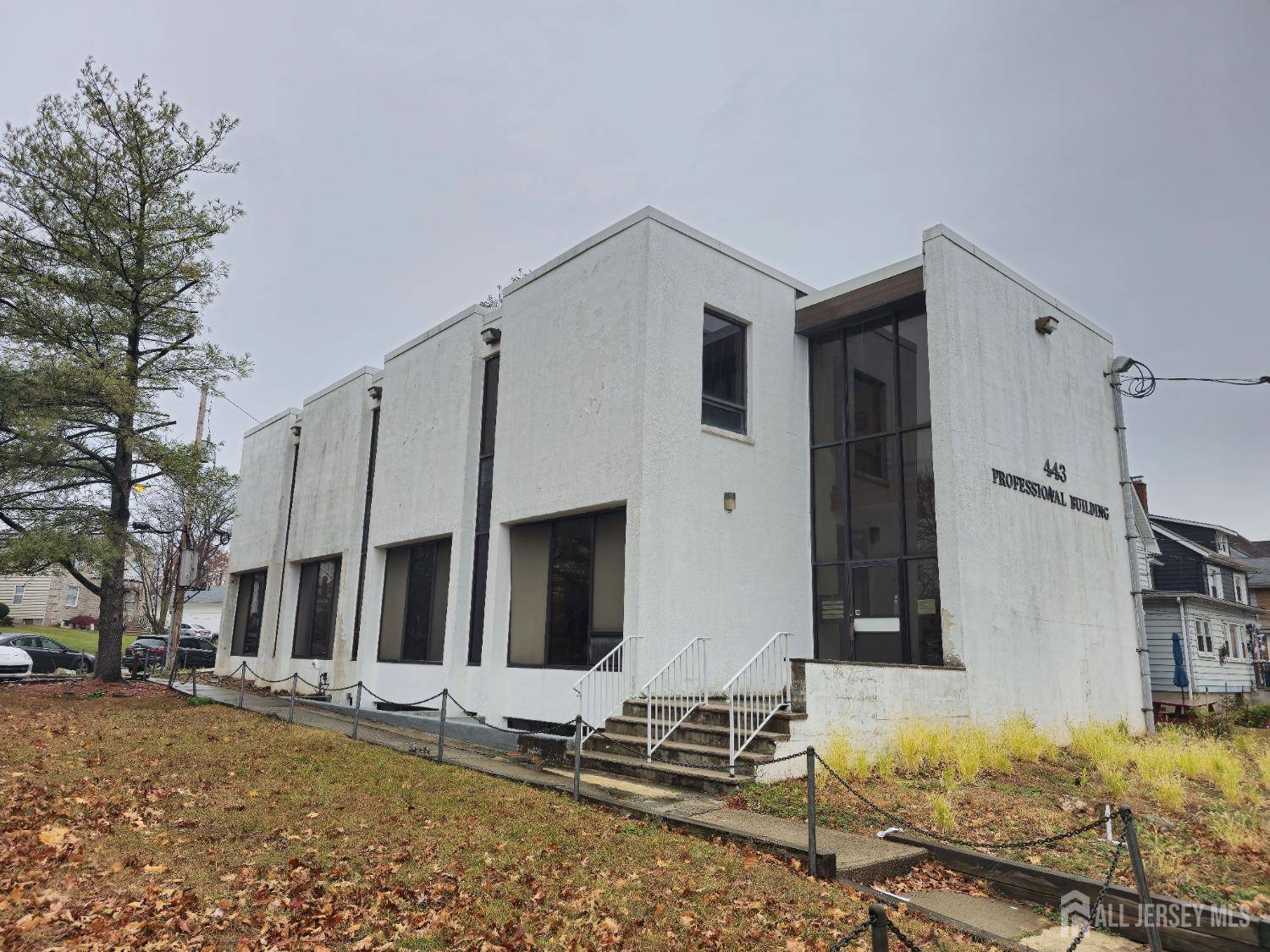 Roselle Park, NJ 07204,441 E westfield AVE